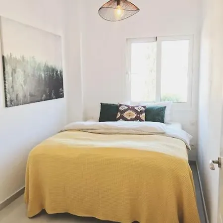 Nyrenovert Tauro-villa Med Spektakulaer Utsikt